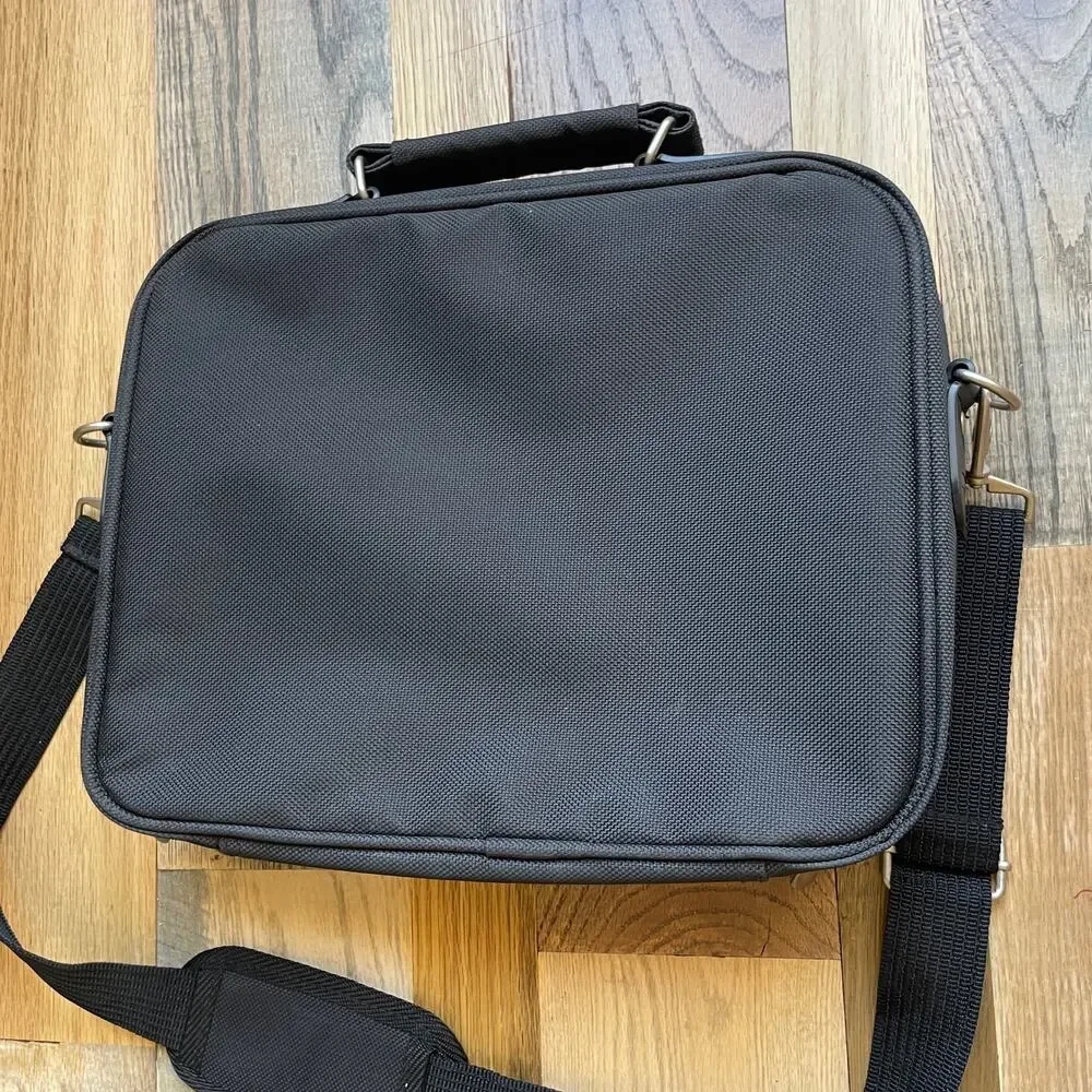 Belkin Black Padded Laptop Computer Briefcase Shoulder Messenger Bag